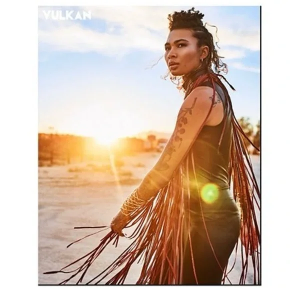 DarkestStarUK - OOAK - Leather Fringe Collar.Black leather collar/Magenta Fringe - Picture 8 of 12